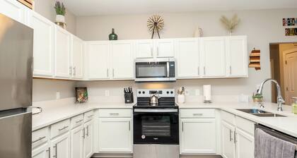 Fully Renovated 2BR Condo walking distance to Ole Miss Campus!