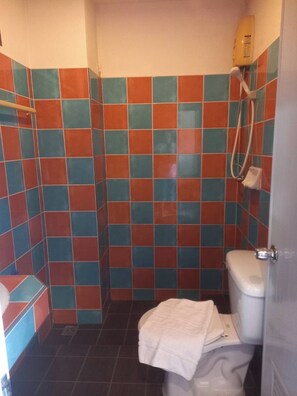 Bathroom - Baanchaolai Chaam (Cha-am)