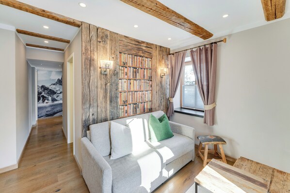 Deluxe Apartment, City View | Living area - Villa Anna Kitzbühel design apartments (Kitzbuhel)