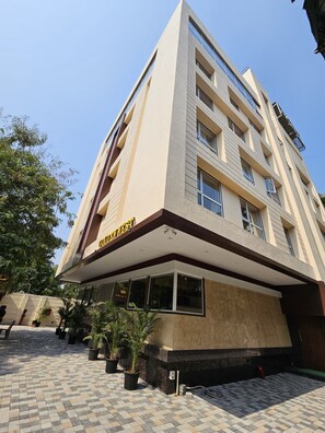 Exterior - Hotel Golden Nest - Thane  (Thane)