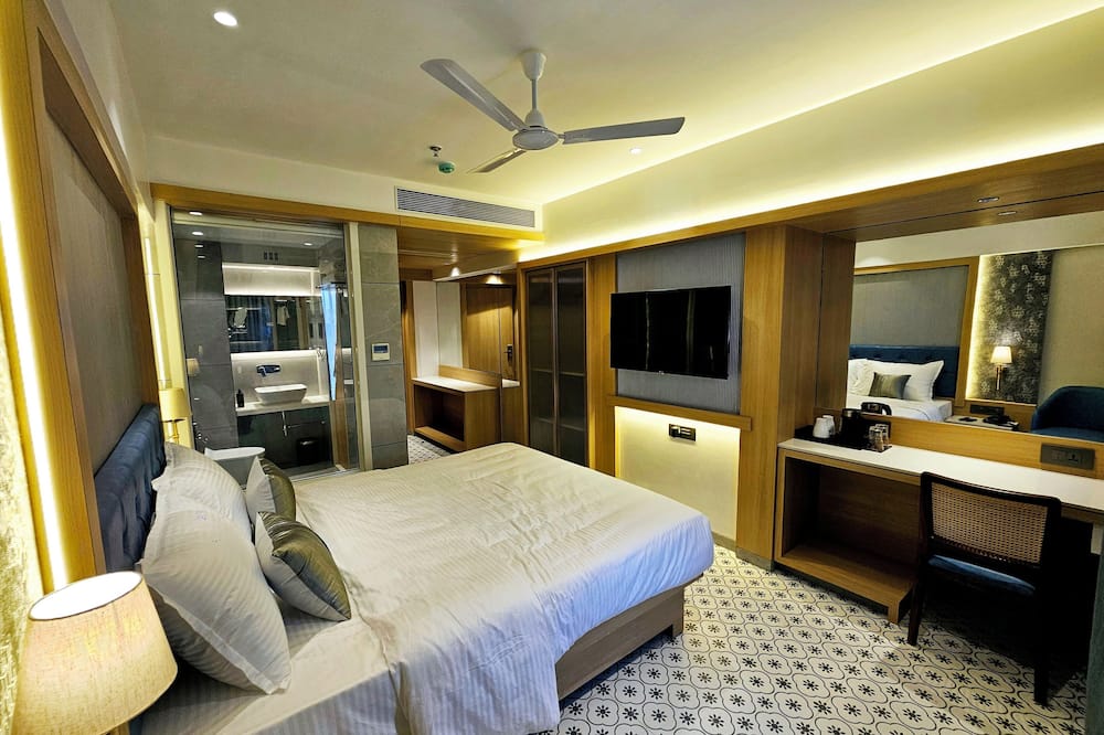 Hotel Golden Nest - Thane