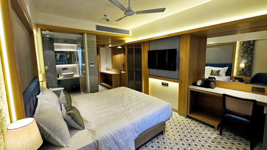 Hotel Golden Nest - Thane