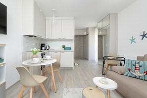 Ovn, espressomaskin, kaffetrakter/tekoker og vannkoker