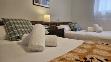 3 bedrooms, iron/ironing board, free WiFi, bed sheets