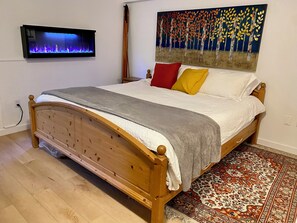 2 bedrooms, desk, iron/ironing board, free WiFi