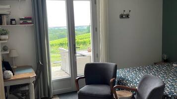 1 chambre, bureau, fer et planche Ă repasser, accĂšs Internet