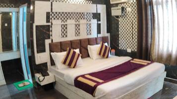 Deluxe Double Room | Free WiFi, bed sheets