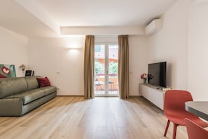 TV - Apartment "the olive trees" (Porto Ercole)