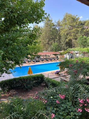 Courtyard view - Asmalı Köşk Pansiyon (Kumluca)
