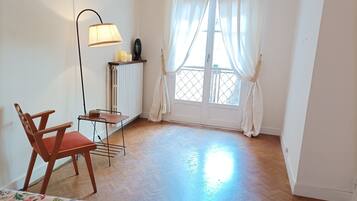 2 bedrooms, iron/ironing board, travel cot, bed sheets