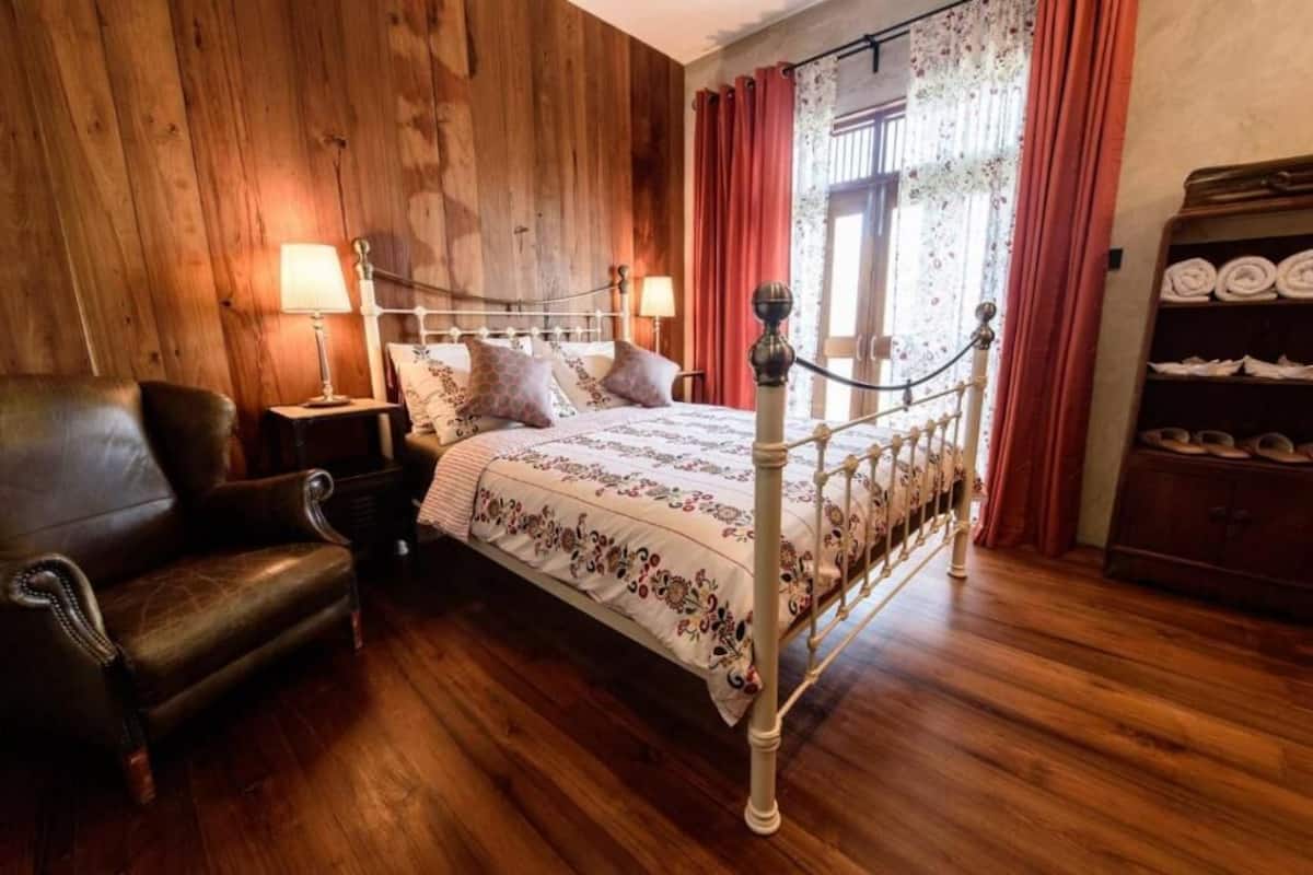 Junior Suite, Non Smoking, River View | 1 bedroom, in-room safe, individually decorated, individually furnished