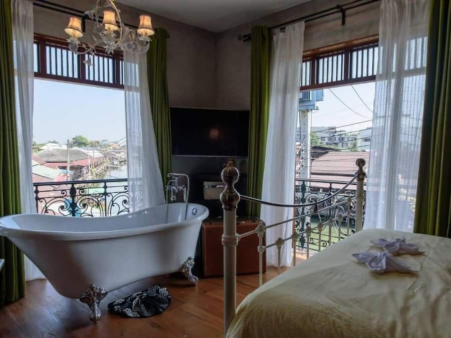 Habitació júnior, no fumadors, vistes al riu | Bany | Assecador de cabells, sabatilles i tovalloles