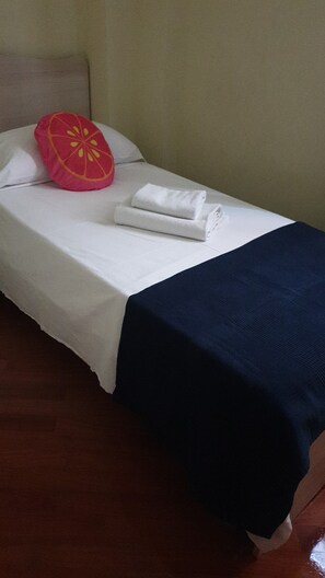 Basic Apartment | 2 bedrooms, blackout drapes, free WiFi - Mazzini House (Catania)