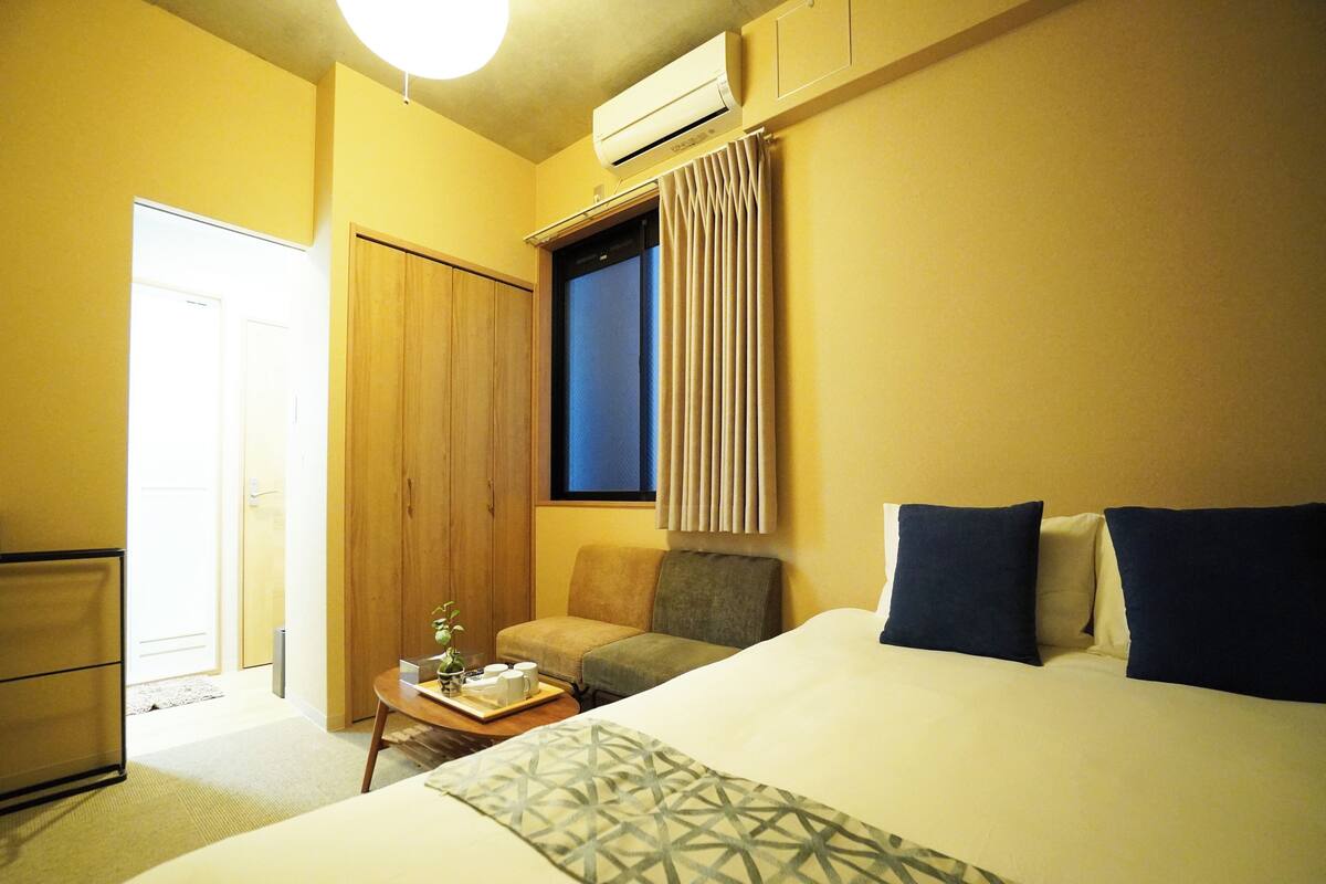 Standard Queen Room, Non smoking | Desk, free WiFi, bed sheets