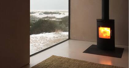 Channel View, Dungeness by Bloom Stays - sleeps 4 guests in 1 bedroom