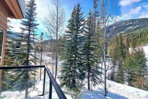 Property grounds - 3 Bdrm / AC / King Bed / Lift Access / Waterfront (Panorama)