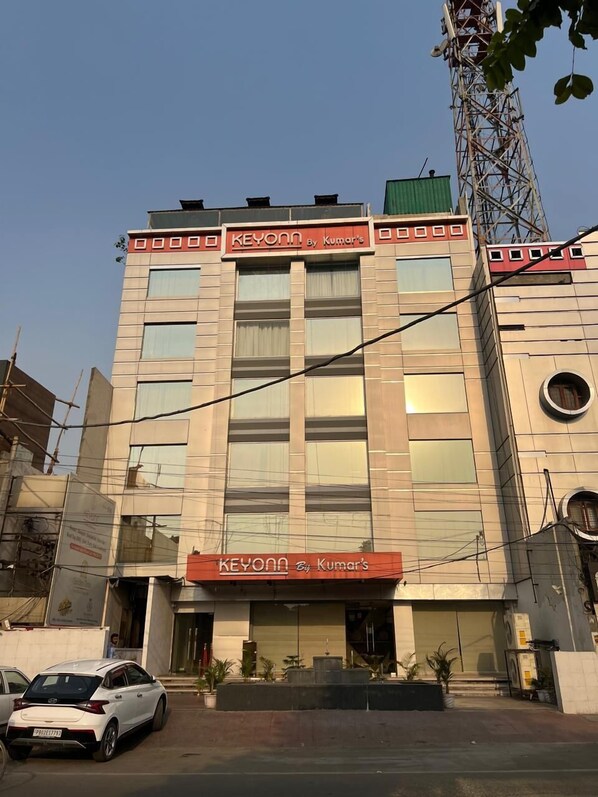 숙박 시설 정면
