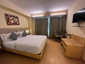 스탠다드룸 | 책상, 노트북 작업 공간, 방음 설비, 다리미/다리미판