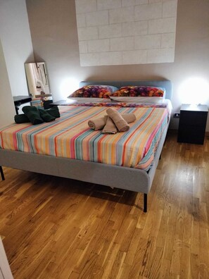 2 quartos, ferros/tábuas de passar roupa, Wi-Fi, roupa de cama