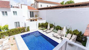 One-Bedroom Apartment with balcony | Terraza o patio