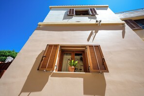 Exterior detail - Rocca a Mare Maisonette I (Heraklion)