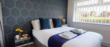 4 bedrooms, WiFi, bed sheets