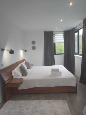 7 bedrooms, iron/ironing board, travel cot, WiFi