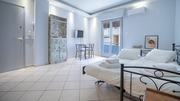 1 bedroom, WiFi, bed sheets - Kastella cozy flat for 2 persons my MPS (Pireas)