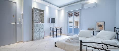 1 室のベッドルーム、WiFi、ベッドシーツ
