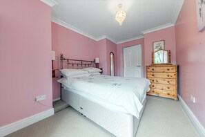 3 Schlafzimmer, Bügeleisen/Bügelbrett, kostenloses WLAN, Bettwäsche