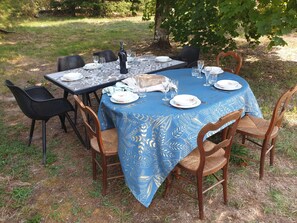 Outdoor dining