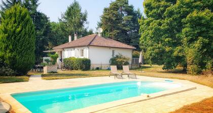 Nature, spacious, fenced, well equipped, Loire castles, ideal for families