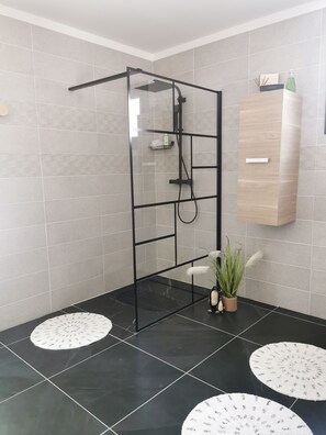 Towels, toilet paper