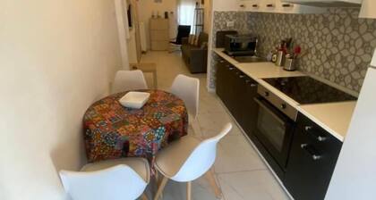 Cozy Apartment With two Bedrooms With a sea View