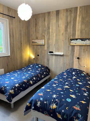 4 bedrooms, iron/ironing board, travel crib, free WiFi