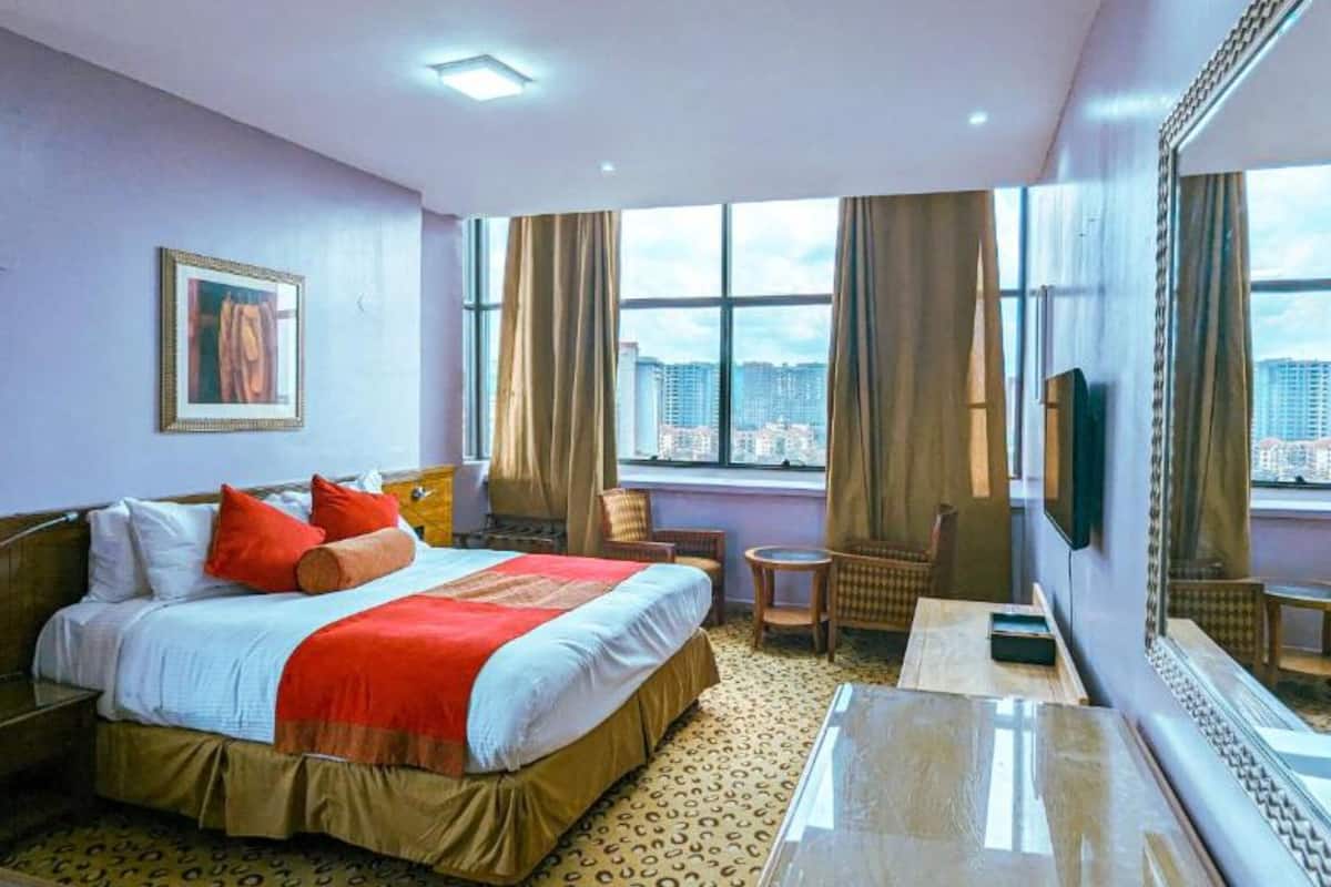 Quarto casal executivo | Wi-Fi de cortesia, roupa de cama