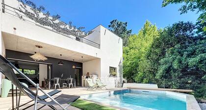 Villa moderne, 5 chambres, piscine privée, climatisation - 10 pers, Baho.