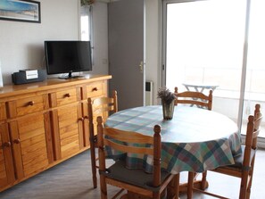 Dining - 1-bedroom apartment near the beach, pets allowed (Fort-Mahon-Plage)
