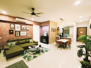 Smart TV, video games - Opening Promo* Cozy Kuala Lumpur City Condo(4-10 Pax) 3+1Bedrooms & 3 Bathrooms (Kuala Lumpur)