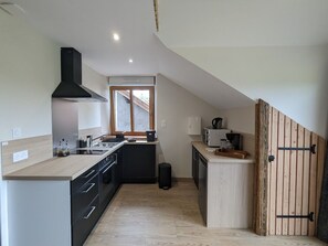 冷蔵庫、電子レンジ