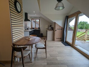 冷蔵庫、電子レンジ