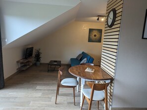 Interior - Cozy lodge in Vosges, private terrace, ideal for hiking (Girmont-Val-d'Ajol)