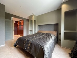 5 bedrooms, free WiFi