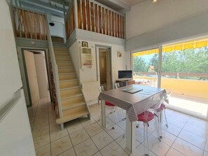 Dining - 2-room apartment with mezzanine, beach access, private parking! (Marseillan-Plage)