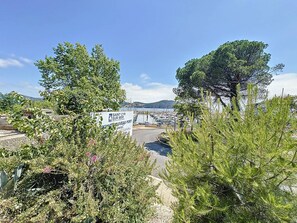 Pool - Luxury apartment 100m from the beach - 2 bedrooms, air conditioning, parking, WiFi (Saint-Cyr-sur-Mer)