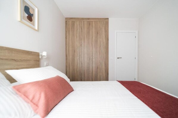 2 bedrooms, iron/ironing board