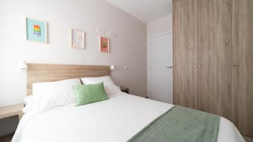 2 bedrooms, iron/ironing board