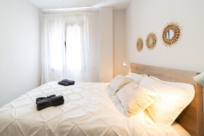 2 Schlafzimmer, Bügeleisen/Bügelbrett