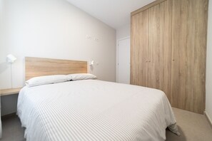 2 bedrooms, iron/ironing board