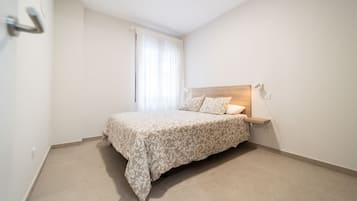 2 soverom og strykejern/-brett